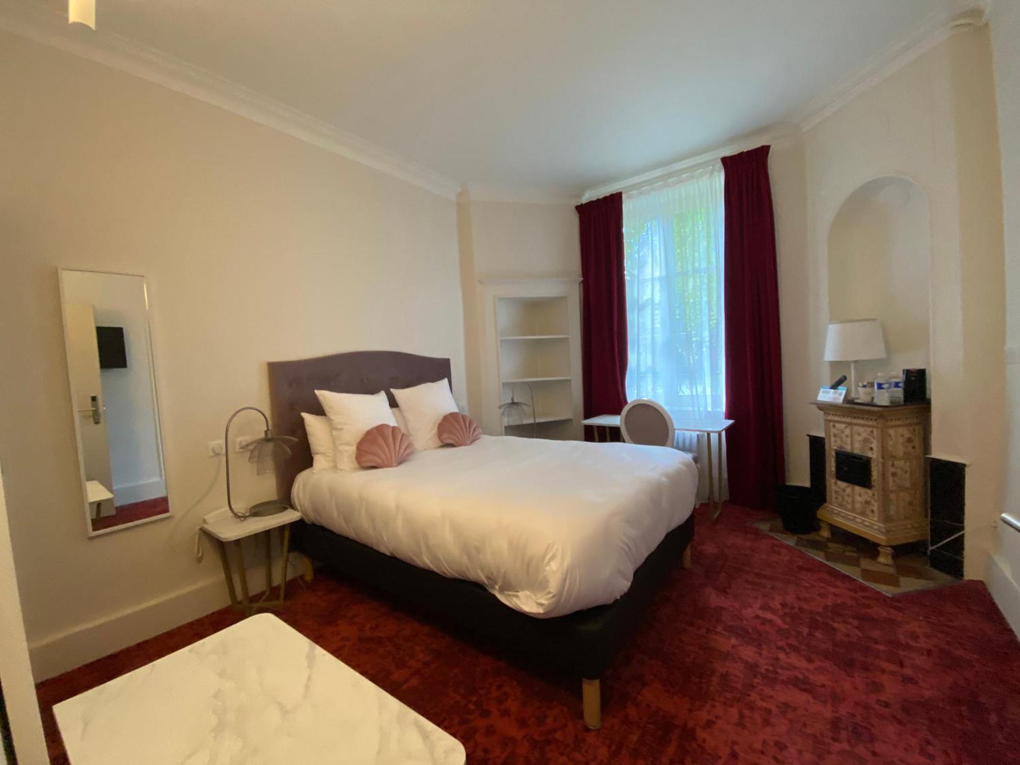 Logis Hotel Du Parc Pont-à-Mousson Esterno foto
